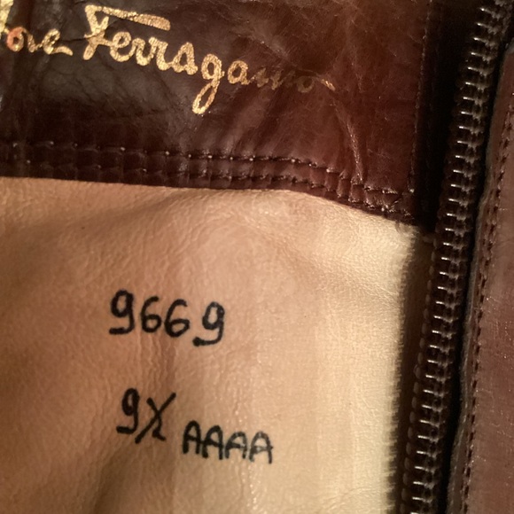 Salvatore Ferragamo women’s Brown leather boots, size 9 1/2 AAAA - Picture 6 of 7